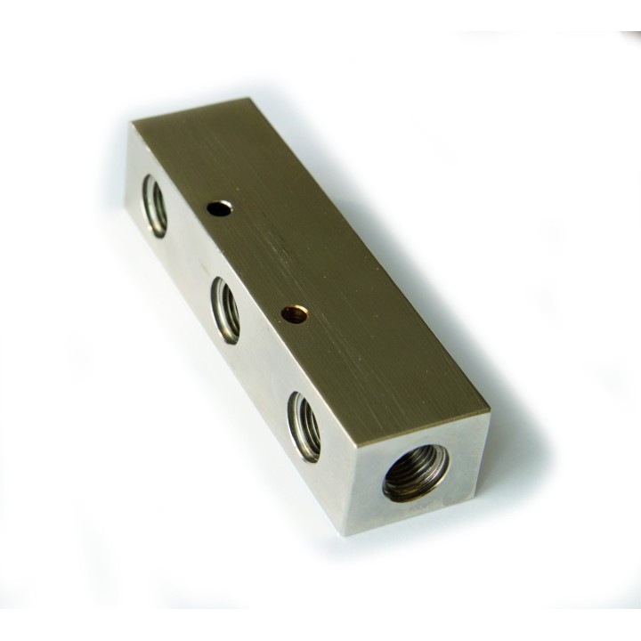 Ripartitore 8 vie con 2 ingressi da 1/4" e 6 uscite da 1/4"